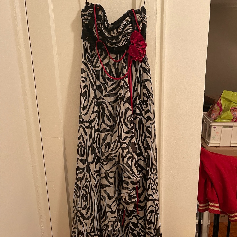 Stunning Black & White Gown